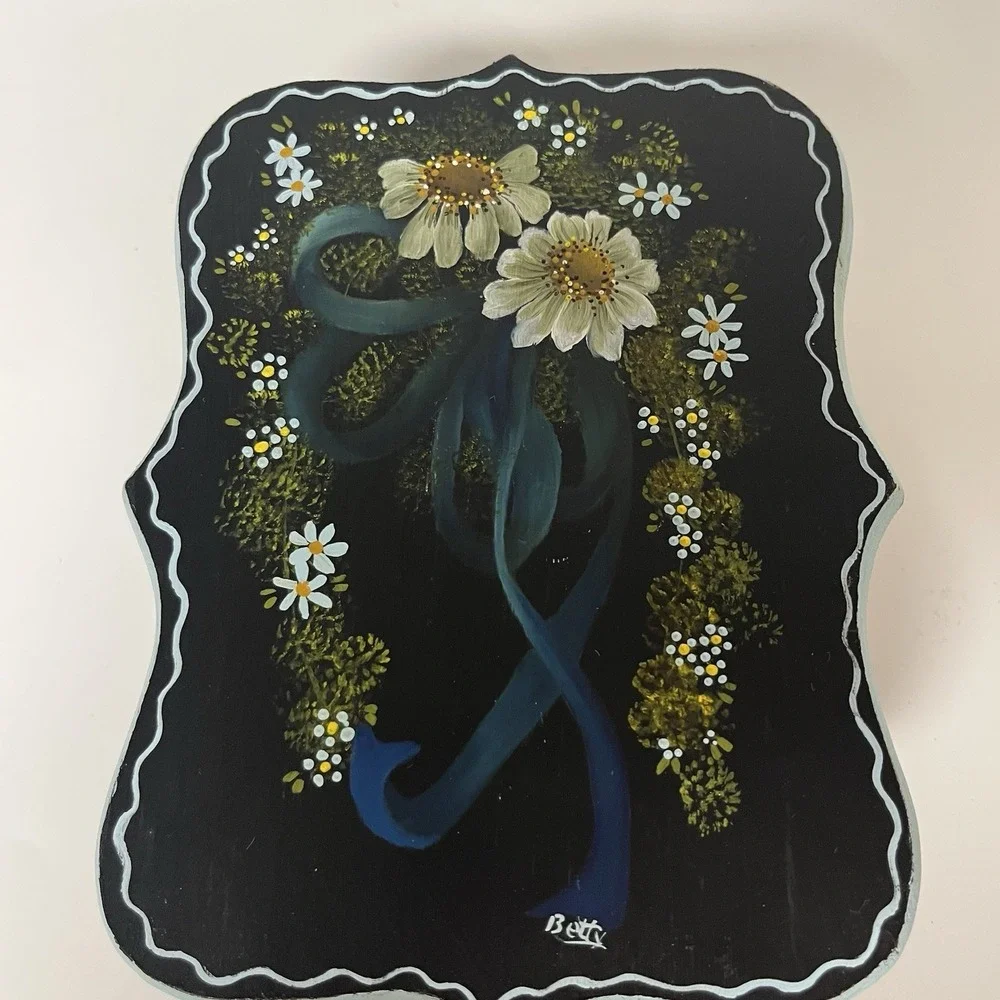 Vtg Tole Painted Black Daisy Wood Trinket Box Handmade Artist Signed‎